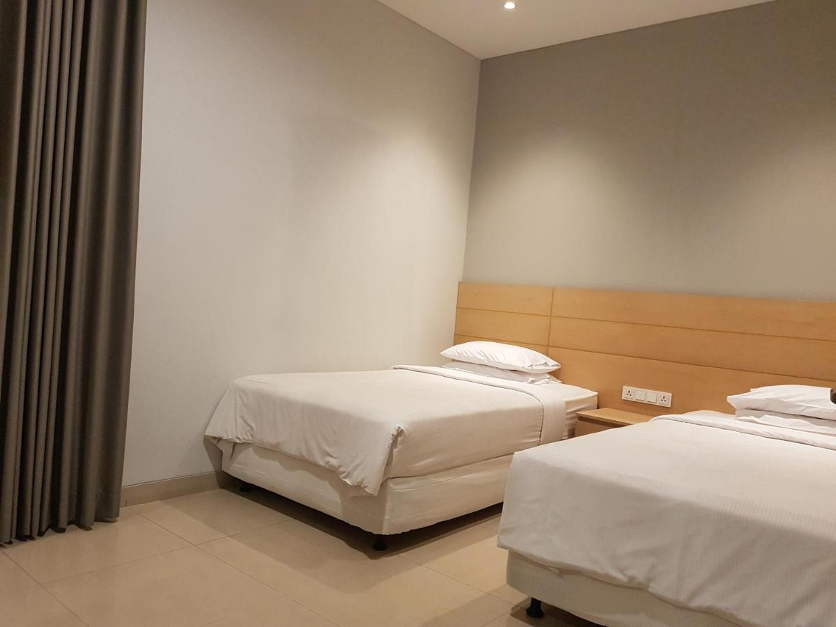New Mountain Springs Hotel & Resort Lembang Esterno foto