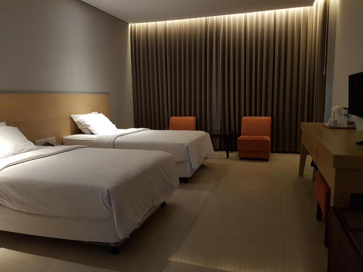 New Mountain Springs Hotel & Resort Lembang Esterno foto