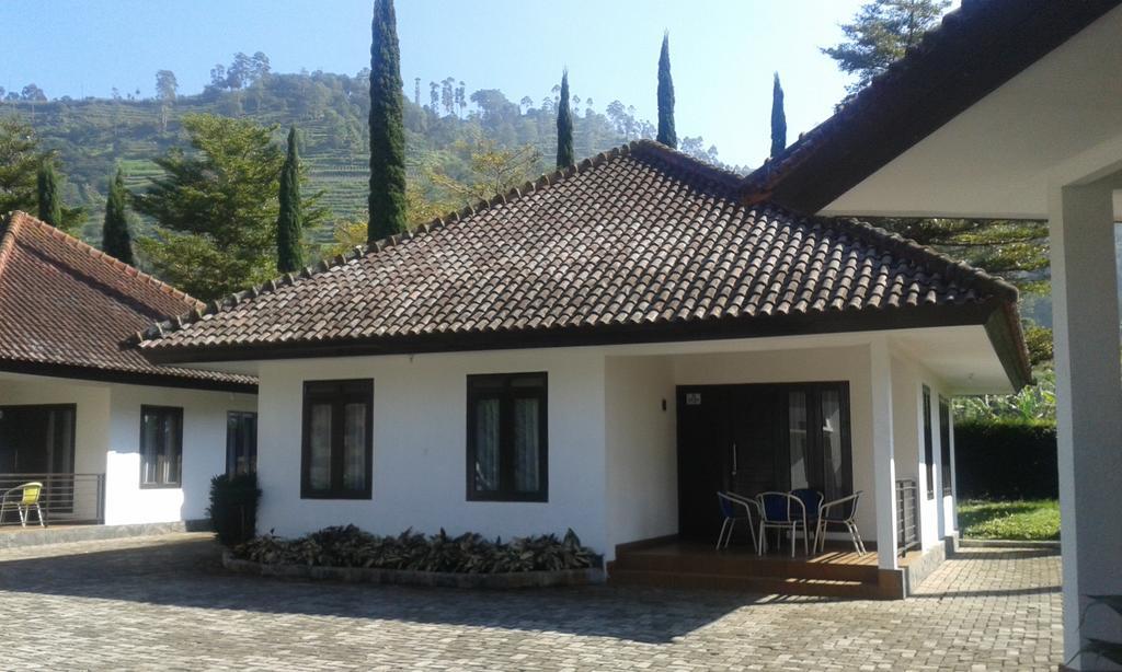 New Mountain Springs Hotel & Resort Lembang Esterno foto