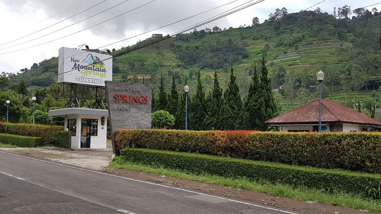 New Mountain Springs Hotel & Resort Lembang Esterno foto